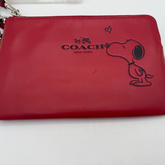 Coach X Peanuts Snoopy Red Leather Wristlet Pouch Clutch Wallet - Picture 4 of 7